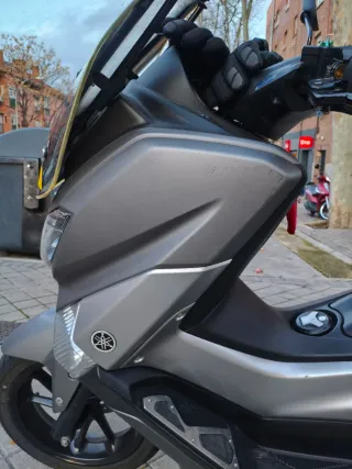 Yamaha NMAX 125 2018, 11k km + manta + cúpula.