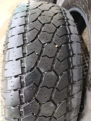 Neumáticos de furgoneta 205-70R15