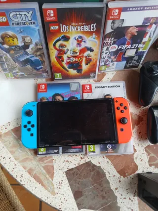 Nintendo Switch con juegos y mandos