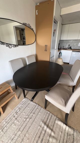 Mesa comedor y 4 sillas