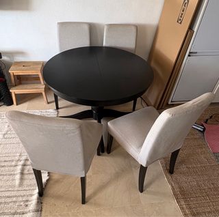 Mesa comedor y 4 sillas