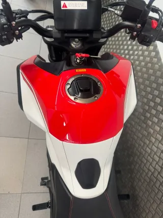 RIEJU NKD 125 Roja y Blanca