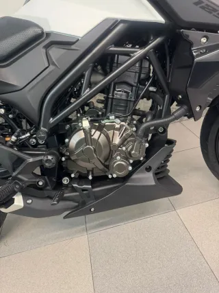 RIEJU NKD 125 Roja y Blanca