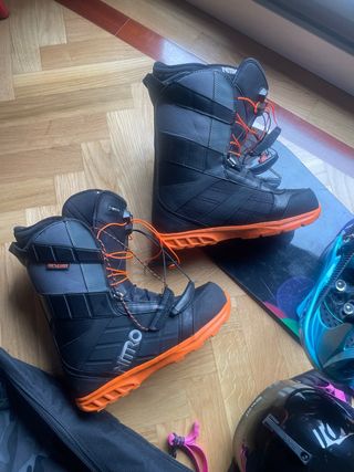 Conjunto Snow Burton Feather 149 + Botas + Casco +
