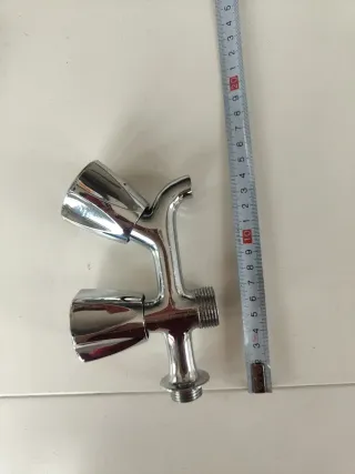 Grifo doble pared. Lavadero garaje jardín patio.