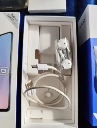 Vivo Y72 5G 128GB multicolor + Accessori