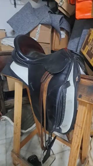 Silla de doma inglesa