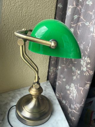 Lámpara de mesa vintage verde y dorada de latón