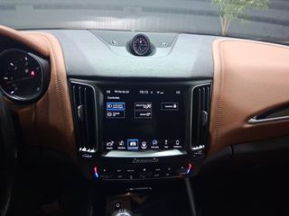 Maserati Levante V6 275 HP D AWD