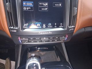 Maserati Levante V6 275 HP D AWD