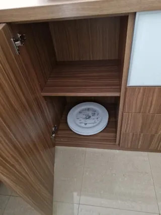 comedor aparador y vitrina con mesa y 4 sillas