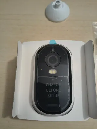 Cámara Arlo Essential 2K Exterior