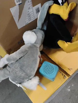 Peluches Bugs Bunny y Pato Lucas