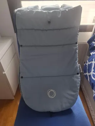 Capota y saco Bugaboo azul