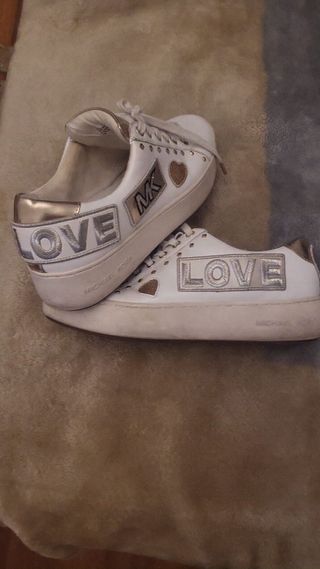 Zapatillas Michael Kors Blancas y Doradas