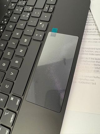 Funda Teclado Magnética para iPad NUFLAZ