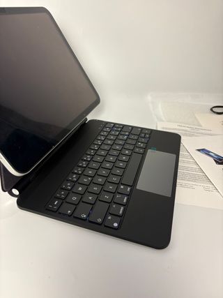 Funda Teclado Magnética para iPad NUFLAZ