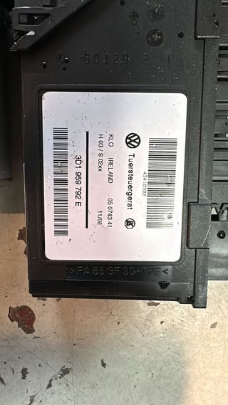 VW Touareg Elevalunas Trasero Derecho