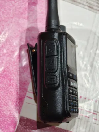 WALKIE TALKIE BAOFENG UV-5R MINI BIBANDA NUEVO