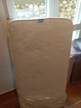 Cuna de viaje plegable Chicco y colchón 2 caras