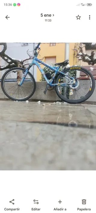 Bici de dirt jump montada pieza a pieza