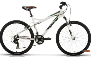 Bici de dirt jump montada pieza a pieza