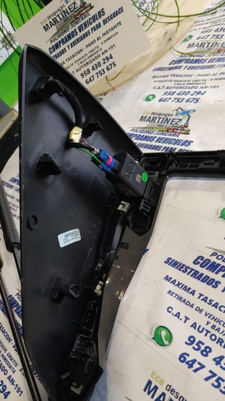 Marco consola central USB Peugeot 208