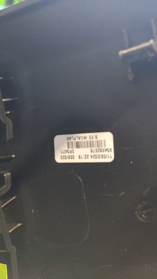 Marco consola central USB Peugeot 208