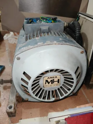 Motor Eléctrico trifásico Asea MH