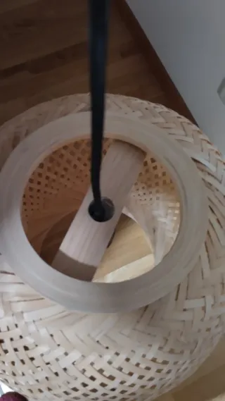 Lámpara de techo de bambú y madera
