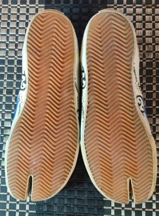 Maison Margiela – Tabi Canvas Sneakers