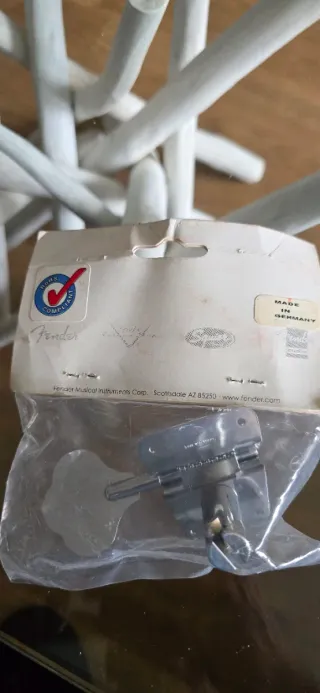 Clavijero Bajo Fender Especial W/O Bush