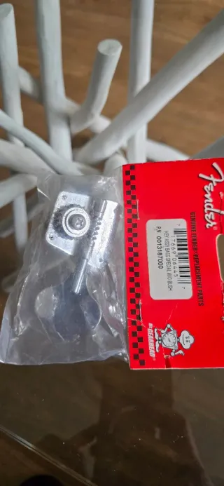 Clavijero Bajo Fender Especial W/O Bush