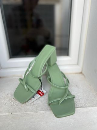 Tacones verde menta Pull and Bear