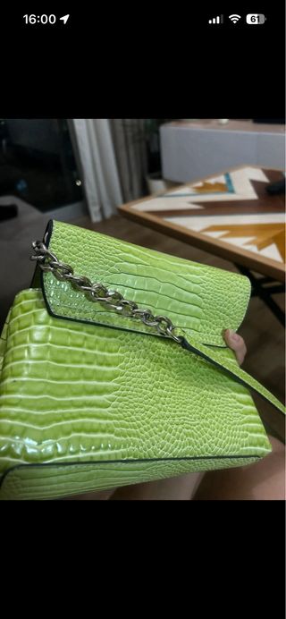 Bolso Guess verde efecto piel cocodrilo