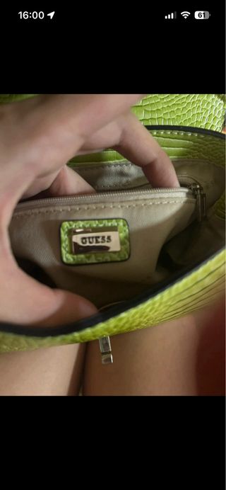 Bolso Guess verde efecto piel cocodrilo