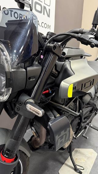 Husqvarna Svartpilen 401