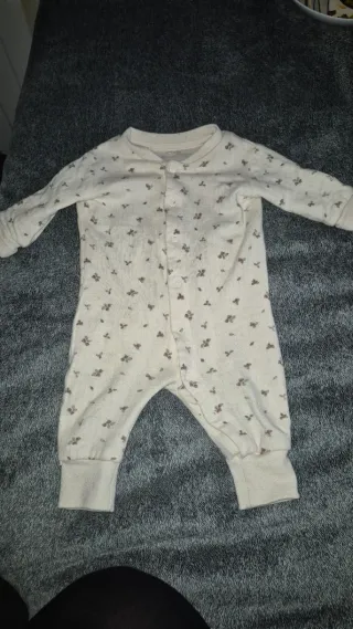 Pijama bebé estampado floral