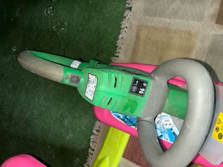 Corta setos eléctrico verde