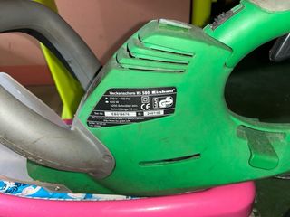 Corta setos eléctrico verde