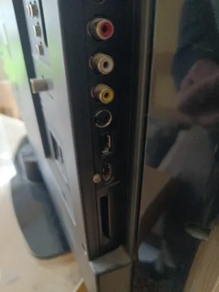 Televisor Philips 37'' Negro + TDT 1080p