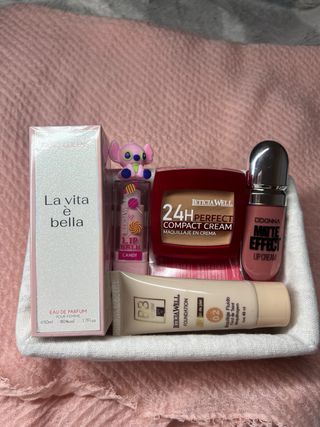 pack de maquillaje y perfume
