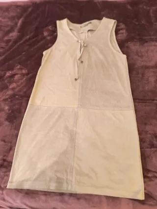 Vestido beige sin mangas