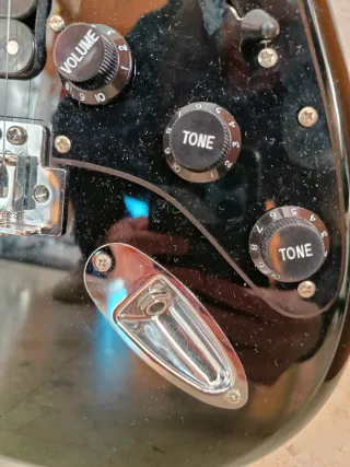 Guitarra Eléctrica Squier Sonic Strat HSS Negro