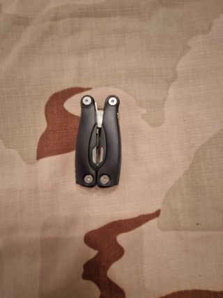 Multiherramienta Plegable Tipo Leatherman