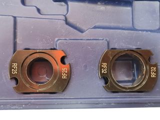 MAQUINA DE PRENSADO MANUAL CABEZA ROTATIVA DISMAT + ESTUCHE