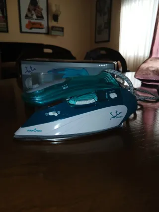 Ferro de Viagem Jata PL280 Novo