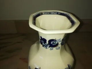 Jarrón de porcelana azul y blanco