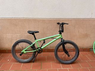 Bicicleta BMX Verde