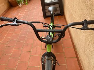 Bicicleta BMX Verde
